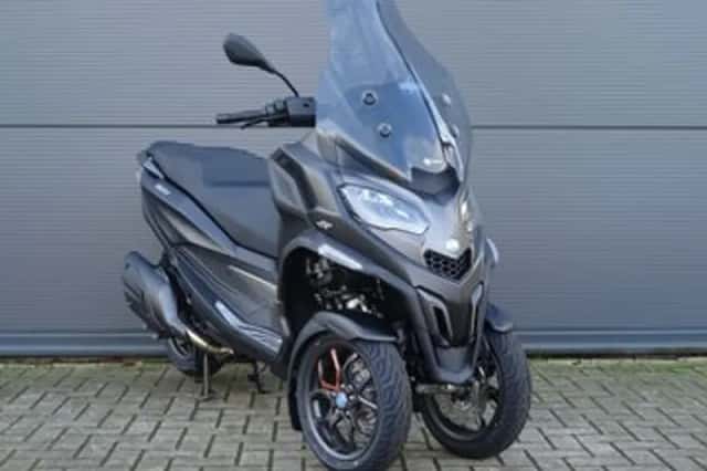 Piaggio MP3 530 HPE Exclusive (2026) thumbnail 1