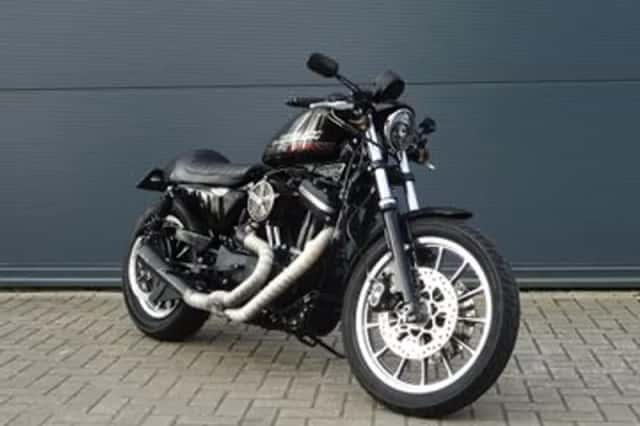 Harley-Davidson Sportster Roadster (2016) thumbnail 1
