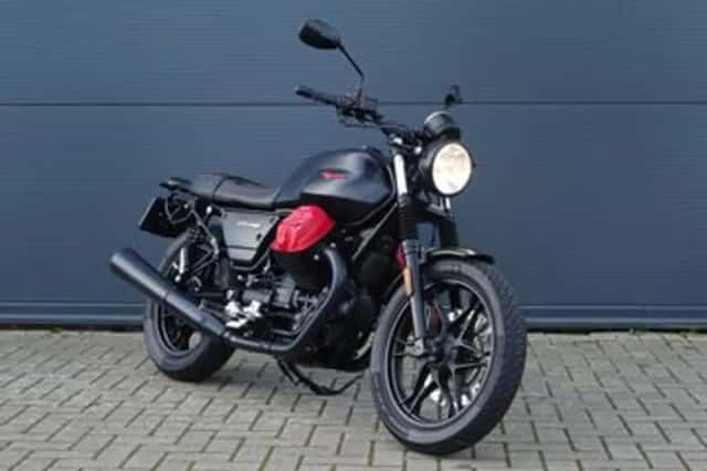 Moto Guzzi V7 III (2019) thumbnail 1