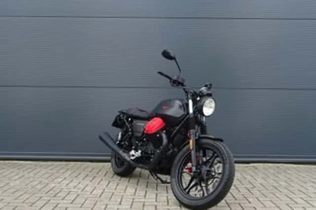 Moto Guzzi V7 III (2019) thumbnail 2