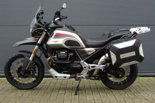 Moto Guzzi V85 TT (2023) thumbnail 4