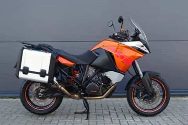 KTM 1190 Adventure (2016) thumbnail 2