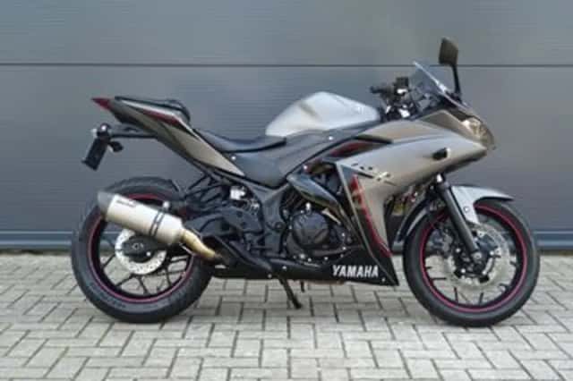 Yamaha YZF-R3 (2017) thumbnail 2