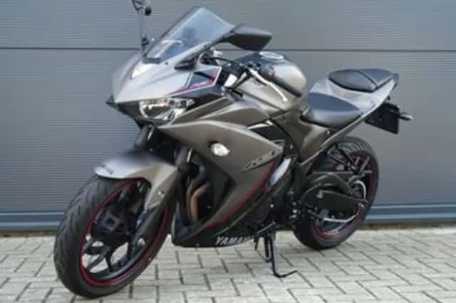 Yamaha YZF-R3 (2017) thumbnail 5
