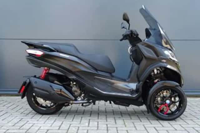 Piaggio MP3 400 HPE Sport (2025) thumbnail 2