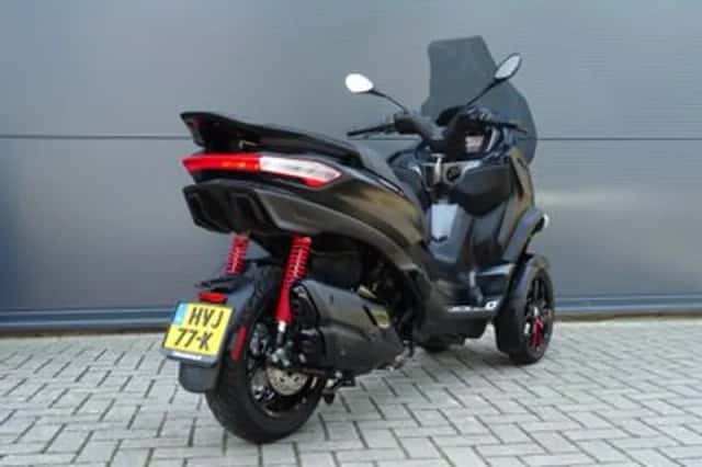 Piaggio MP3 400 HPE Sport (2025) thumbnail 3