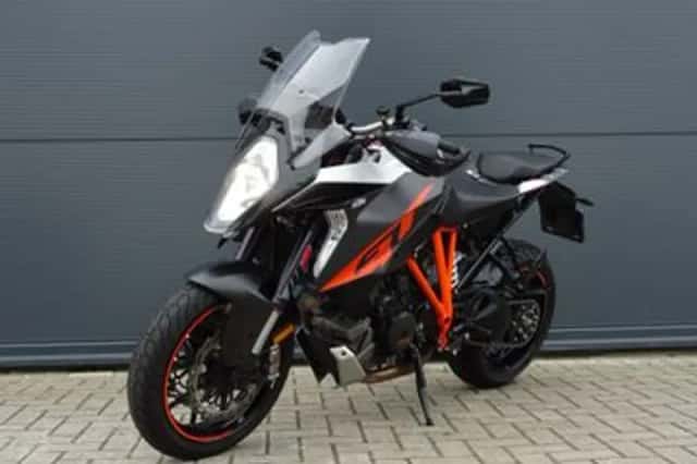 KTM 1290 Super Duke (2017) thumbnail 5