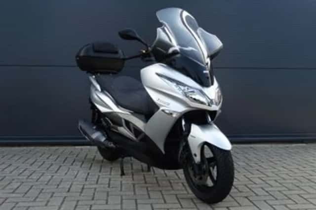 Kawasaki J 300 (2014) thumbnail 1