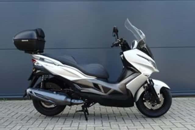 Kawasaki J 300 (2014) thumbnail 2