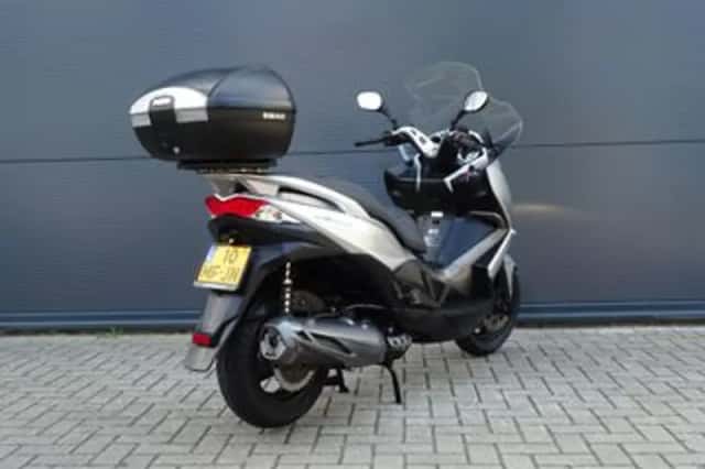 Kawasaki J 300 (2014) thumbnail 3