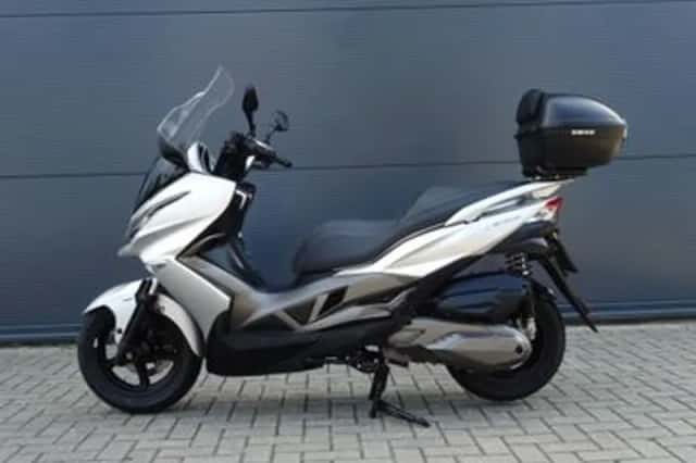 Kawasaki J 300 (2014) thumbnail 4