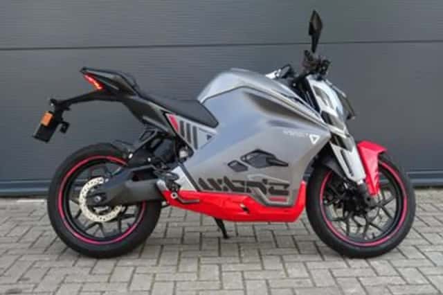 Ultraviolette F 77 Mach 2 (2025) thumbnail 2