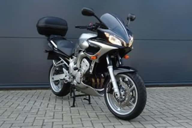 Yamaha FZ6 S2 (2004) thumbnail 1