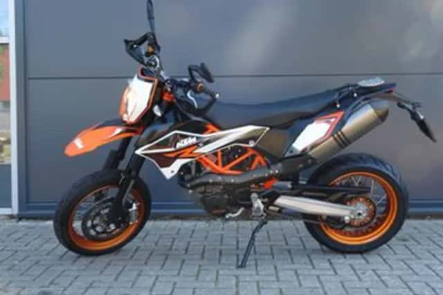 KTM 690 SMC R (2013) thumbnail 3