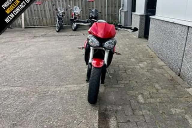 Triumph Street Triple (2019) thumbnail 4