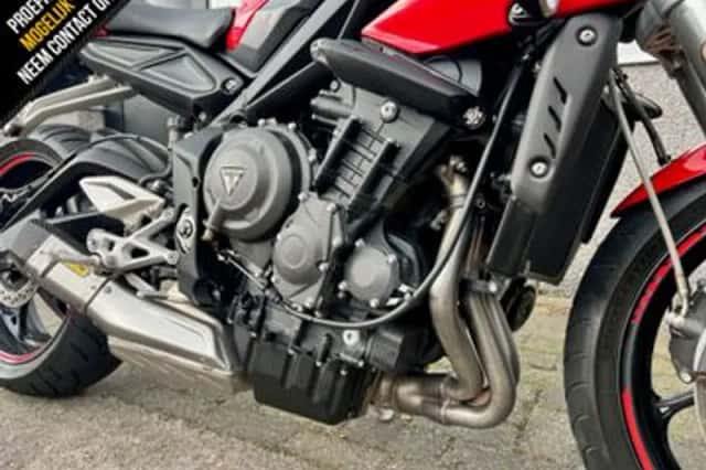 Triumph Street Triple (2019) thumbnail 6