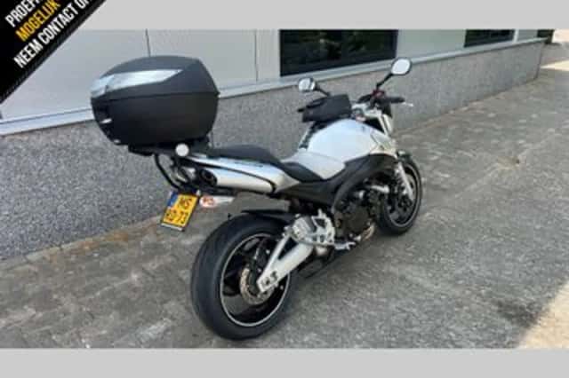 Suzuki GSR600 (2008) thumbnail 2