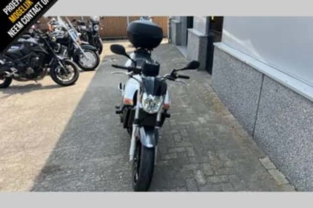Suzuki GSR600 (2008) thumbnail 4