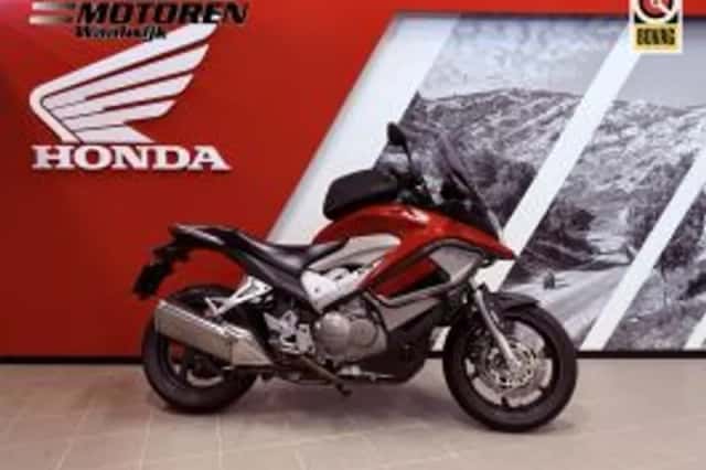 Honda VFR800 (2011) thumbnail 1