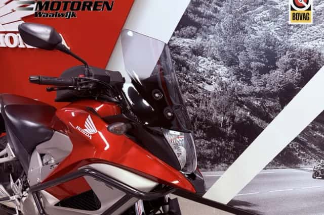 Honda VFR800 (2011) thumbnail 6