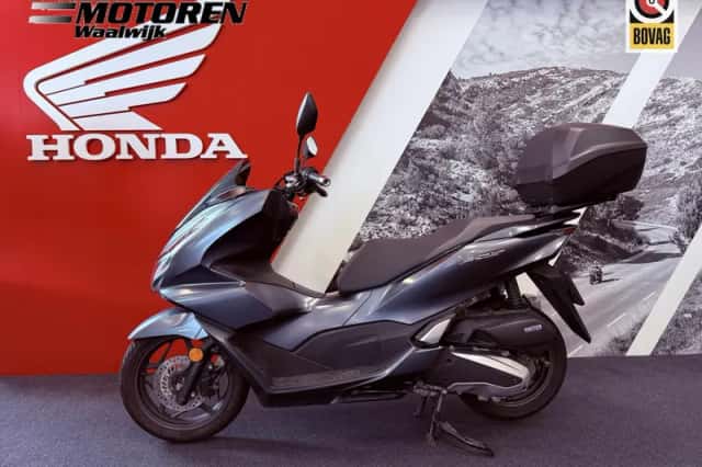 Honda PCX 125 (2021) thumbnail 3