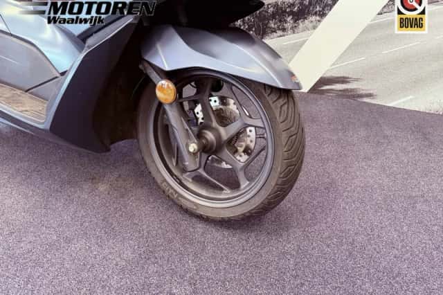 Honda PCX 125 (2021) thumbnail 5