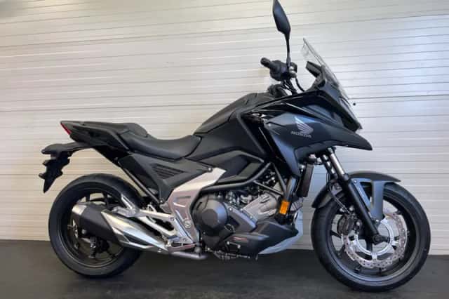Honda NC750X (2026) thumbnail 1