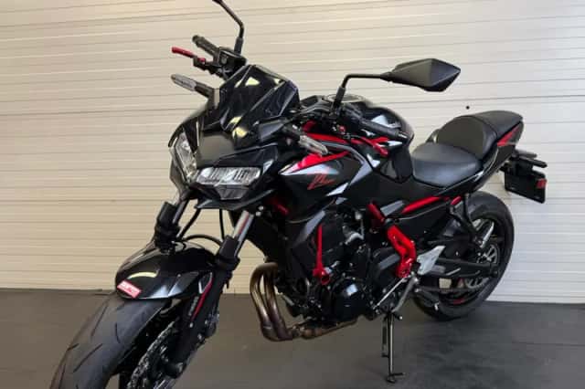 Kawasaki Z650 (2025) thumbnail 3