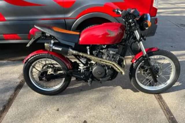 Honda RD09 FX650 (2000) thumbnail 2