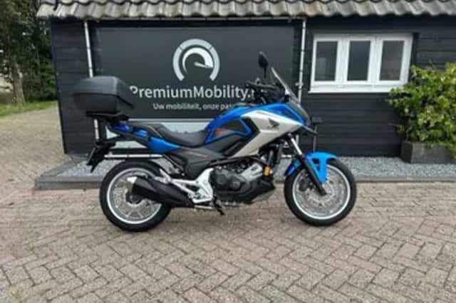 Honda NC750X (2019) thumbnail 2