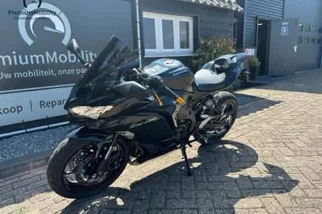 Kawasaki Ninja (2025) thumbnail 5