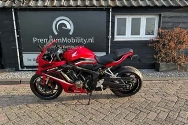 Honda CBR650R (2021) thumbnail 3