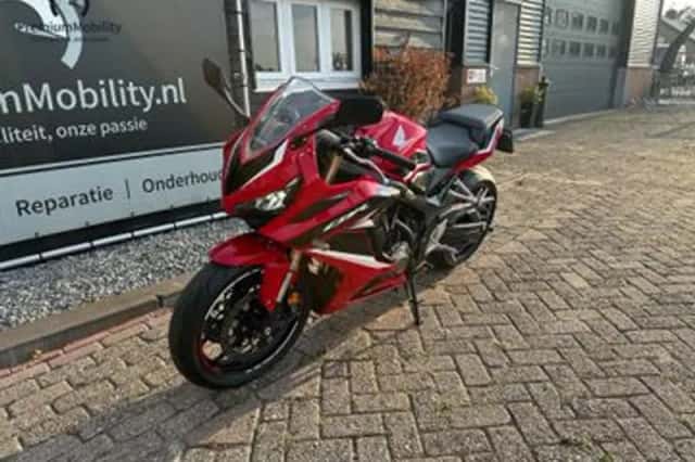 Honda CBR650R (2021) thumbnail 5