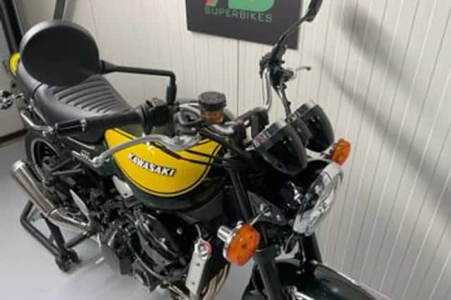 Kawasaki Z900RS (2024) thumbnail 2