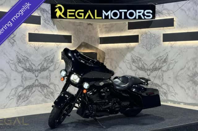 Harley-Davidson Street Glide (2022) thumbnail 1
