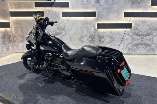 Harley-Davidson Street Glide (2022) thumbnail 3