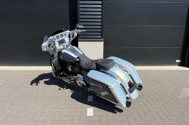 Harley-Davidson Tour (2017) thumbnail 3