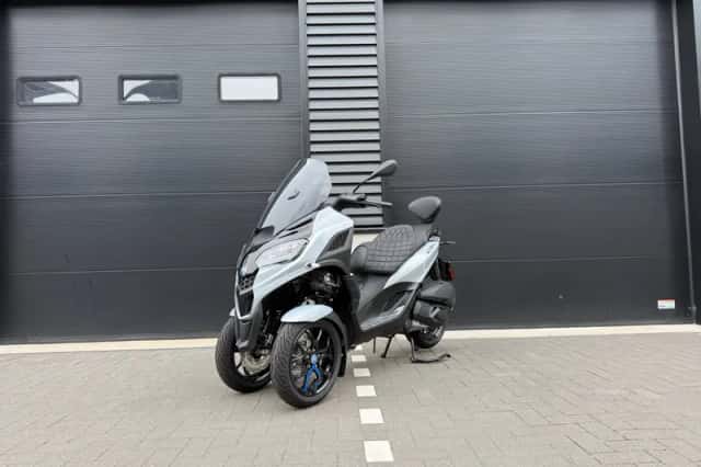 Piaggio Scooter 310 MP3 HPE Sport full optie (2025) thumbnail 1