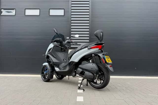 Piaggio Scooter 310 MP3 HPE Sport full optie (2025) thumbnail 3