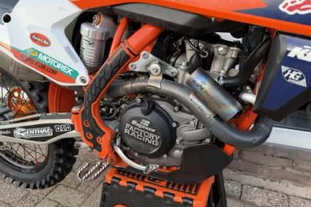 KTM 450 SX-F Factory Edition (2017) thumbnail 2