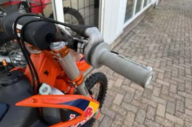 KTM 450 SX-F Factory Edition (2017) thumbnail 5