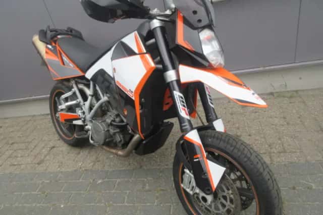 KTM 950 SUPER MOTARD (2006) thumbnail 2