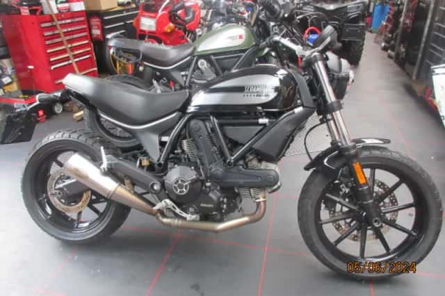 Ducati Scrambler 400 (2016) thumbnail 1