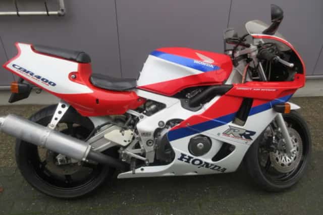 Honda CBR 400RR (1991) thumbnail 1