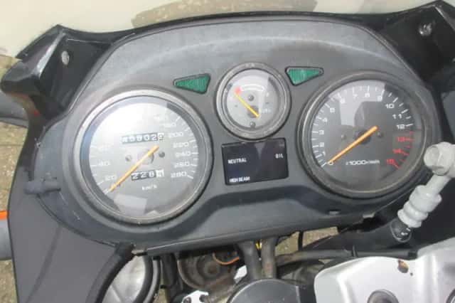 Suzuki GSX 750 F (1996) thumbnail 2