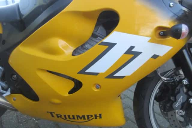 Triumph TT600 (2002) thumbnail 2