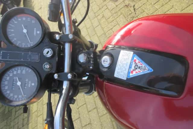 Suzuki GS 750 (1977) thumbnail 3