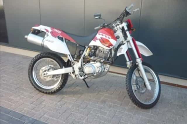 Yamaha TT 600 R (1999) thumbnail 1