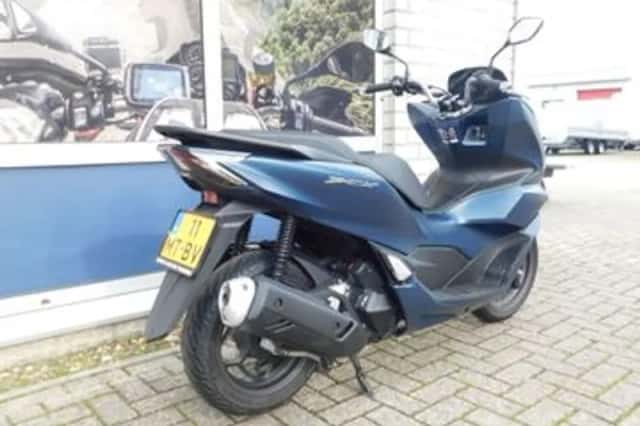 Honda PCX 125 (2023) thumbnail 3