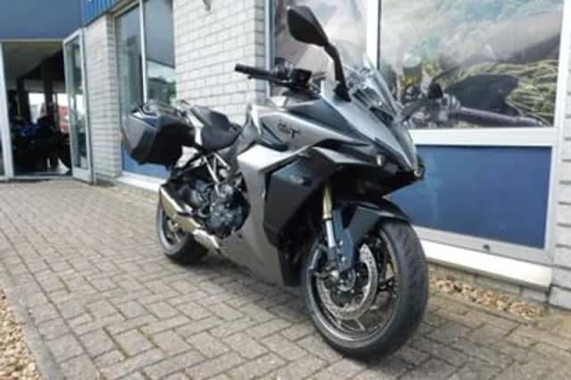 Suzuki GSX-S1000GT (2025) thumbnail 2